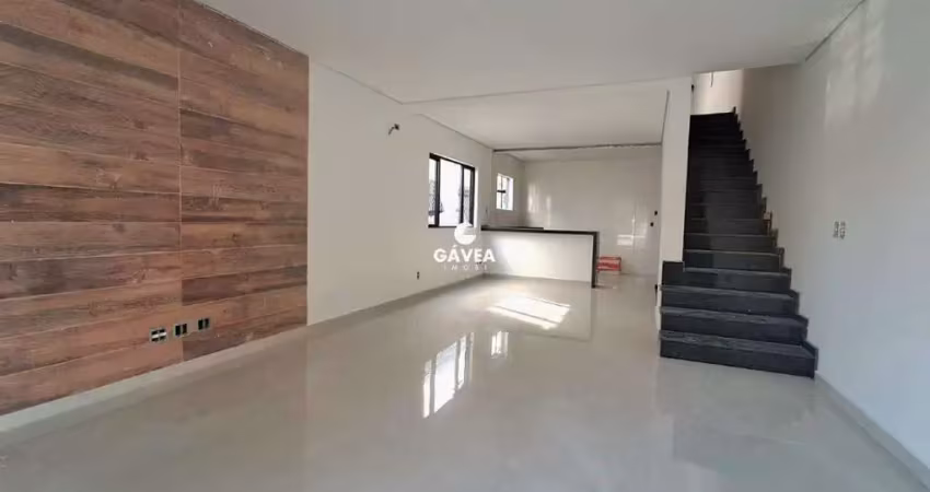 Casa sobreposta alta, 3 quartos com lazer, embare em santos