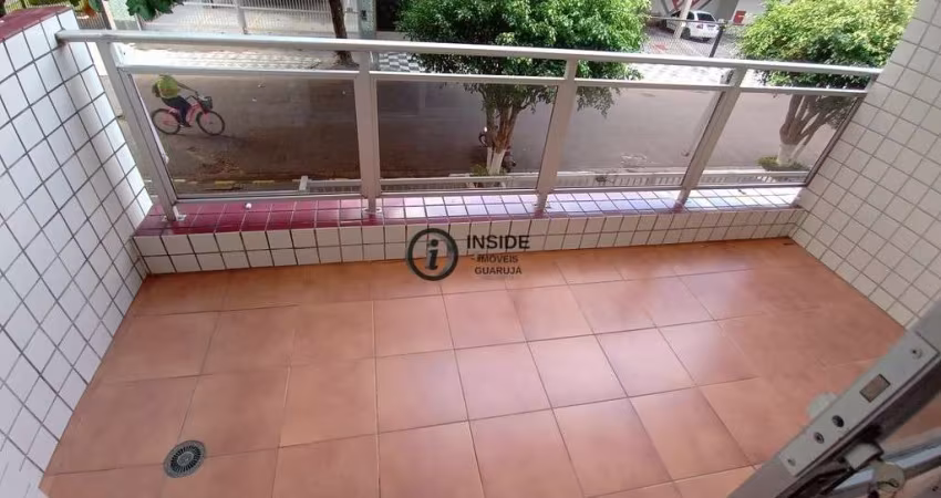 Apartamento a 300m do mar na enseada com 3 quartos