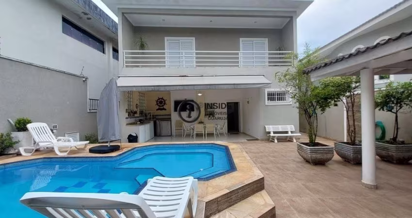Casa frente mar na praia da Enseada no Guarujá