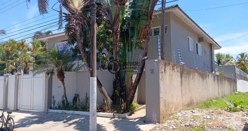 Casa com 4 quartos próximo as universidades