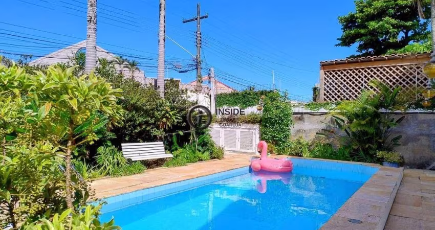 Casa estilo sobrado a 100 metros da praia