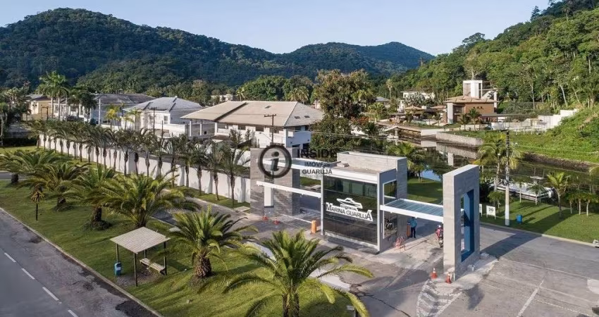 Mansão na Marina Guarujá com Pier Privativo