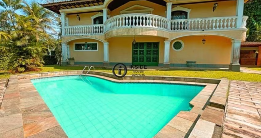 Casa com vista para o mar no mirante da enseada