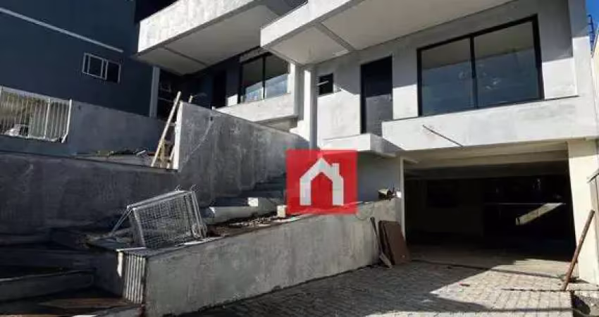 Casa com 3 dormitórios à venda, 184 m² por R$ 890.000,00 - São Luiz - Caxias do Sul/RS