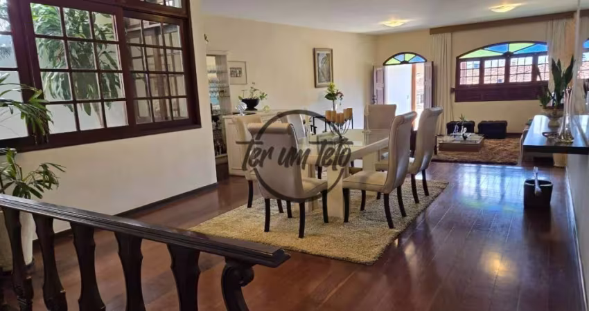 Casa Ampla à Venda no Granbery – 4 Quartos, Piscina e Garagem para 4 Carros!!!