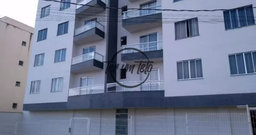 Cobertura com 3 Quartos, Suíte e Terraço – Monte Castelo!