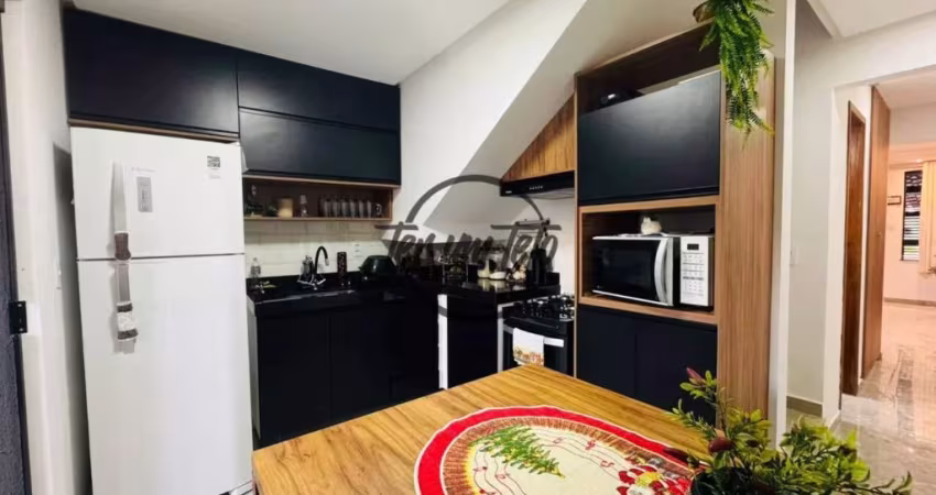 Linda Casa Duplex com Suíte e Ótima Localização no Bairro Grama!