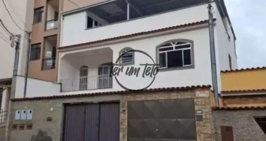 Casa com 3 quartos (1 suíte), sacada e terraço gourmet reformado com churrasqueira no bairro encosta do sol – juiz de fora