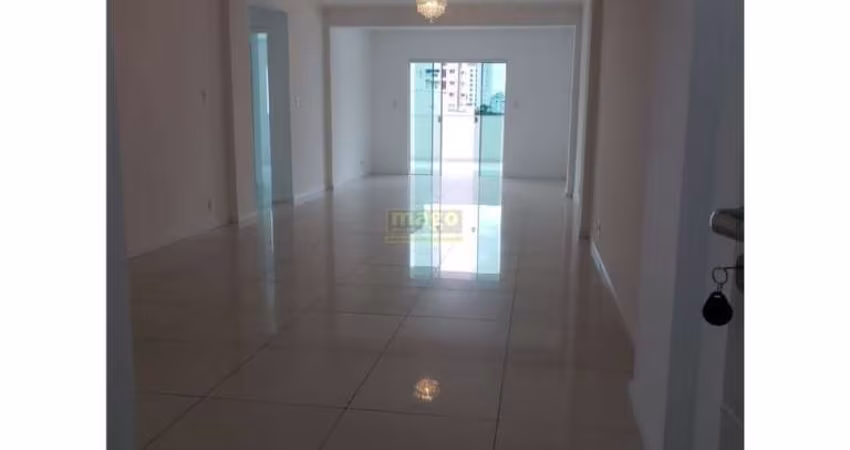 Apartamento para Venda no bairro Nações em Balneário Camboriú, 2 quartos sendo 1 suíte, 2 vagas, Sem Mobília, 180 m² de área total,