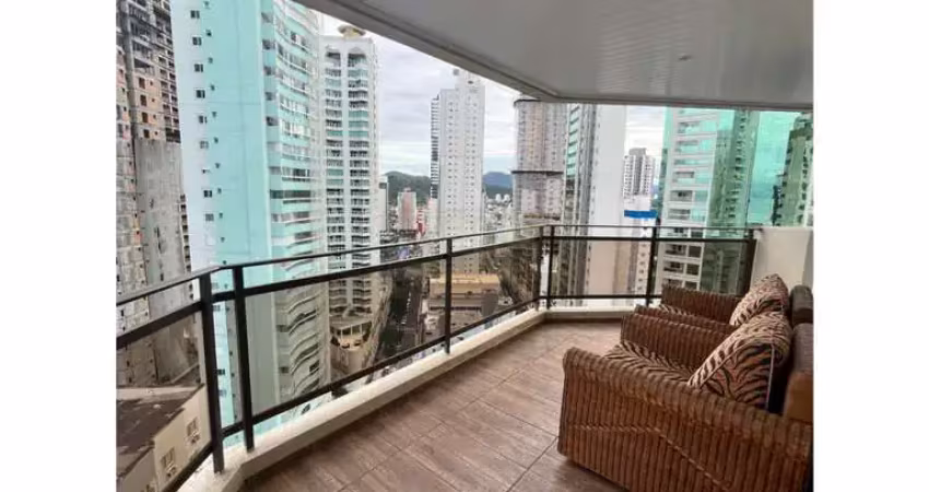 Apartamento na quadra mar em balneário camboriú para locação anual