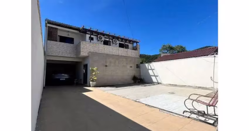 Casa para venda no bairro sao judas tadeu  em balneário camboriú