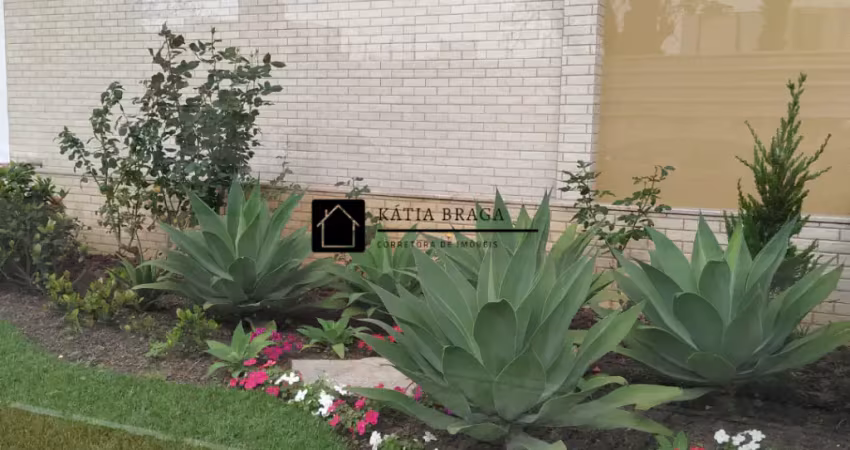 Um amplo e confortável imóvel á venda no bairro Estreito!