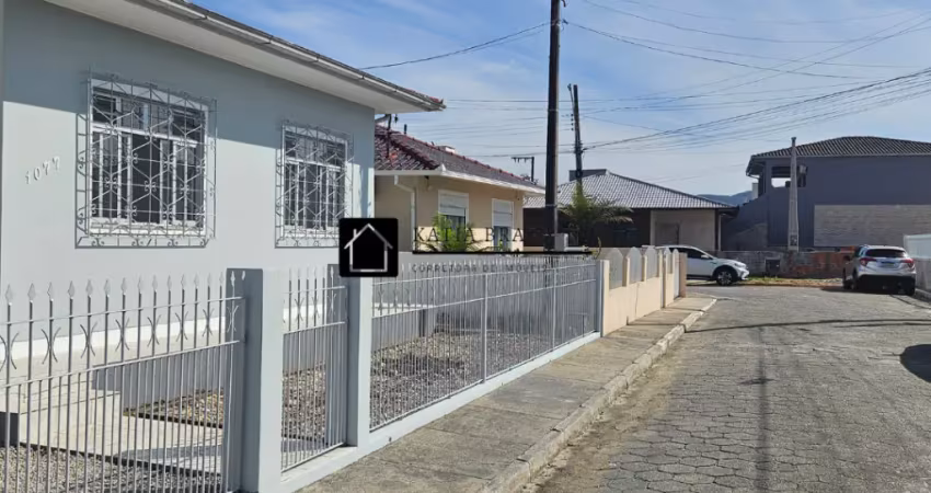 Linda casa a venda na Ponte do Imaruim - Palhoça