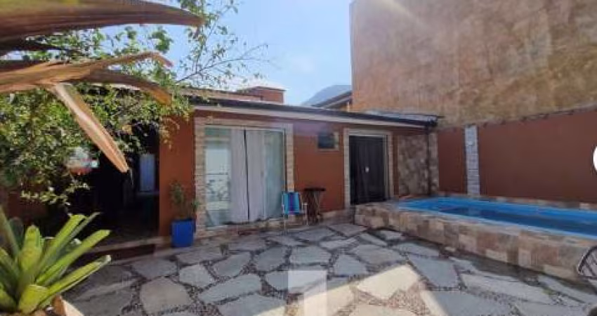 Casa à Venda - Maresias, São Sebastião - 150m2  - 8 Quartos - a 400 metros da praia