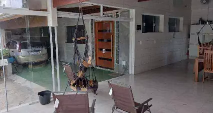 Casa à Venda - Morro do Algodão, Caraguatatuba - 180m2  - 2 Quartos