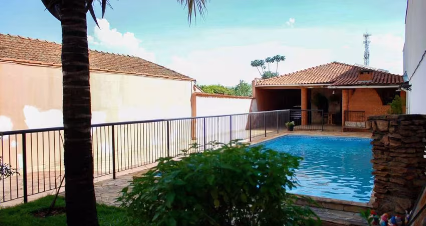 Casa à Venda - Areião, Piracicaba - 210m2  - 4 Quartos