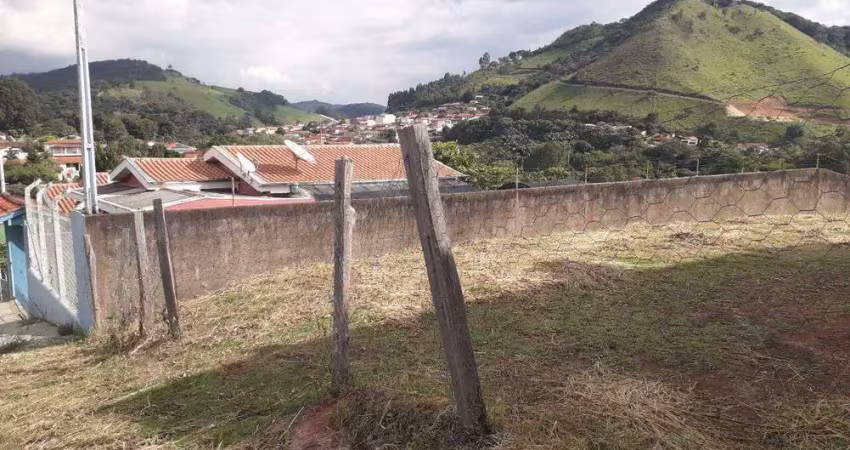 Terreno à Venda - Girardeli, Monte Alegre do Sul - 348m2