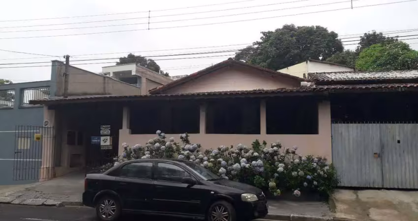 Casa à Venda - Loteamento Panorama Tropical, Amparo - 180m2  - 4 Quartos