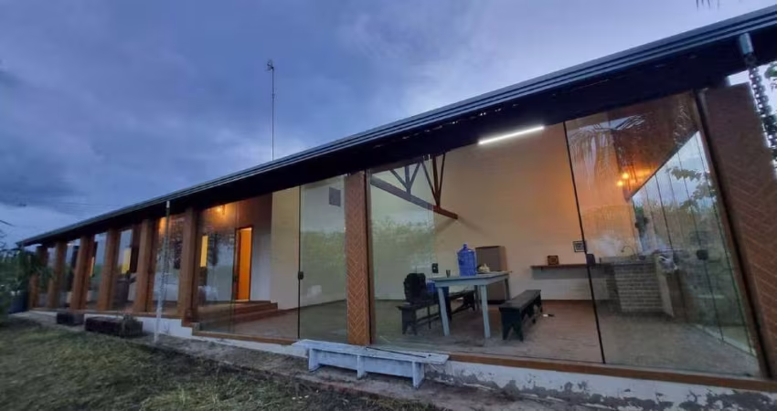Sítio à venda de 43.000m² com 2 quartos, sendo 1 suíte, no Bairro Pederneiras