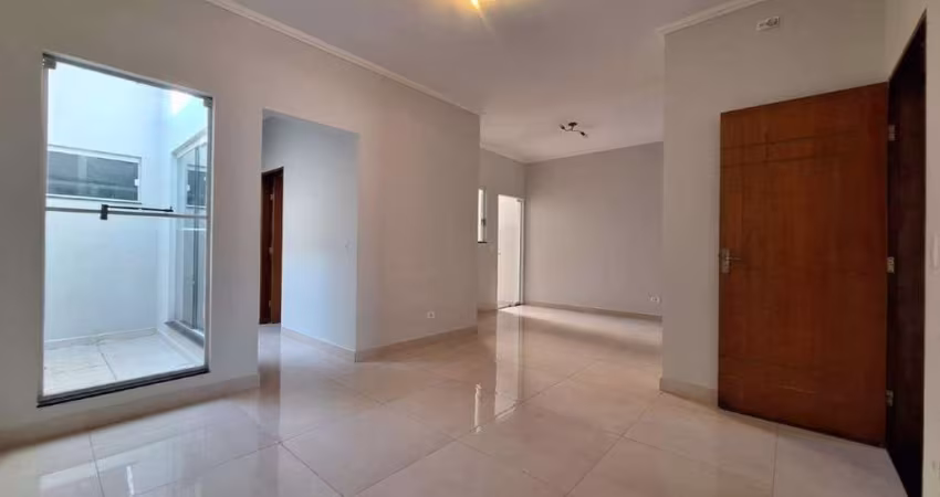 Casa à venda de 175m², com 3 quartos, sendo 1 suíte, 2 banheiros e 2 vagas de garagem no bairro Alto do Taquaral