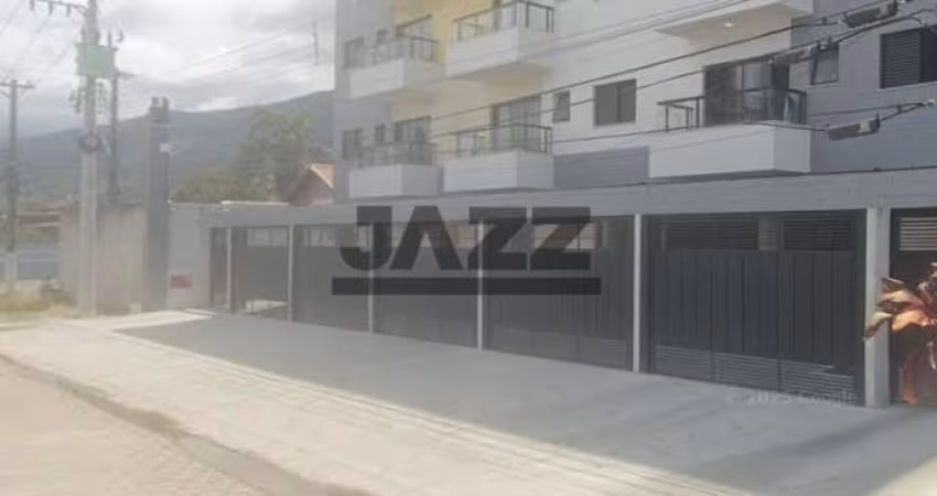 Apartamento à venda no Edificio Ana Rosa - Indaia a 500metros da praia