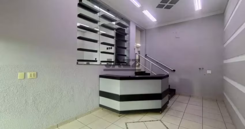 Casa comercial à venda com 195 m², seis quartos e três banheiros no bairro alto