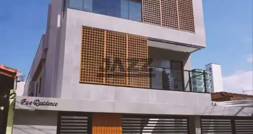 Casa de condominio com 2 quartos- sacada - guilhermina - 500 metros do mar- praia grande