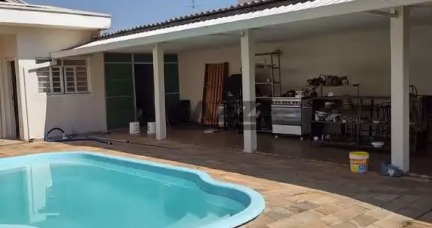 Sobrado à venda no centro de barão geraldo em campinas com 4 dormitórios, 2 suítes, piscina e churrasqueira