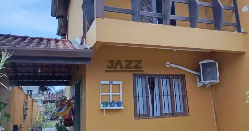 Sobrado  a 350 metros da praia - centro de bertioga