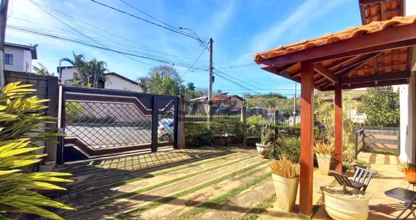 Bela casa térrea com 4 quartos ( 2 suites ) , quintal, jardim ,  na cidade universitária