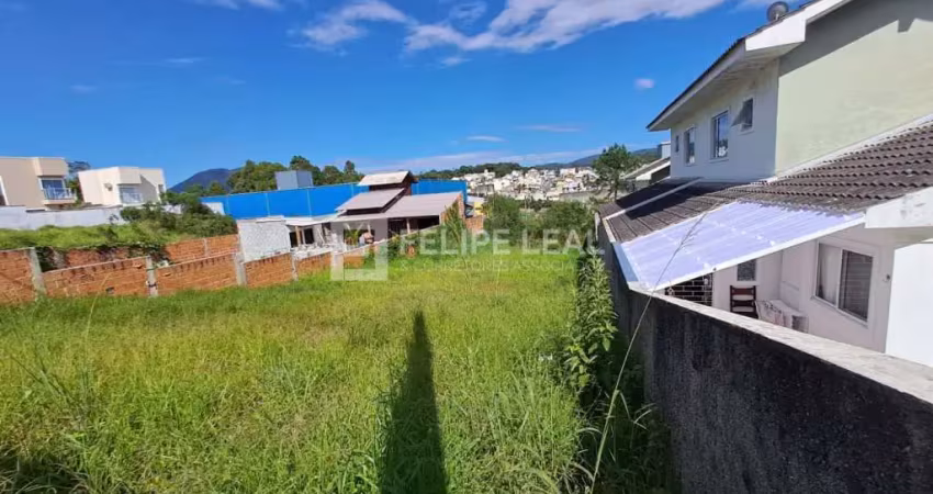 Terreno à venda na Rua Dr. Jayme Antunes Maciel, 158, Forquilhas, São José