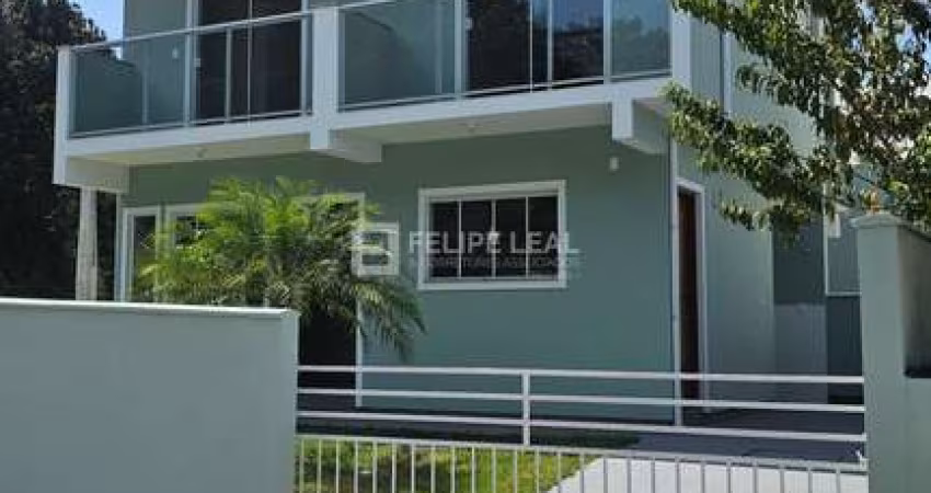 Sobrado com Amplo Terreno em Forquilhas  -  São José