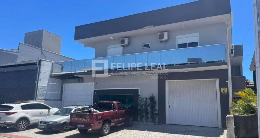 Prédio a venda com 4 Apartamentos  -  Florianópolis