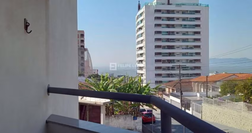Apartamento em Barreiros - São José, SC