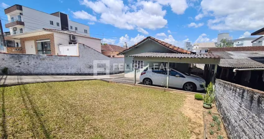 Terreno à venda na Rua Pref. Reinoldo Alves, 835, Passa Vinte, Palhoça