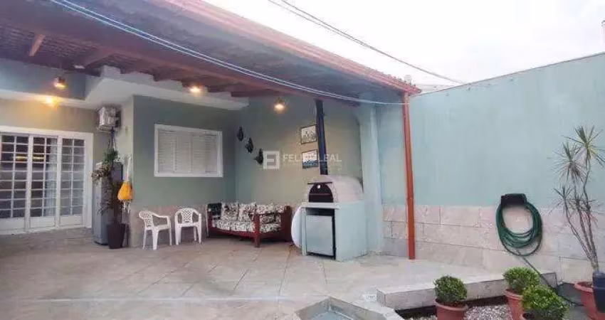 Casa Geminada de 02 dormitórios sendo 01 suíte em Alto Aririu  -  Palhoça