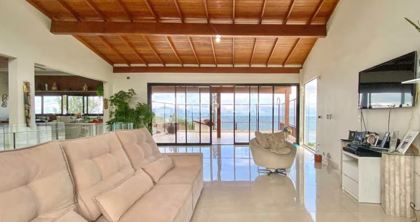 Casa em Ponta de Baixo - São José, SC