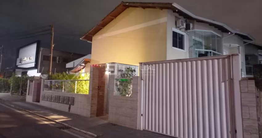 Sobrado em Forquilhas  -  São José
