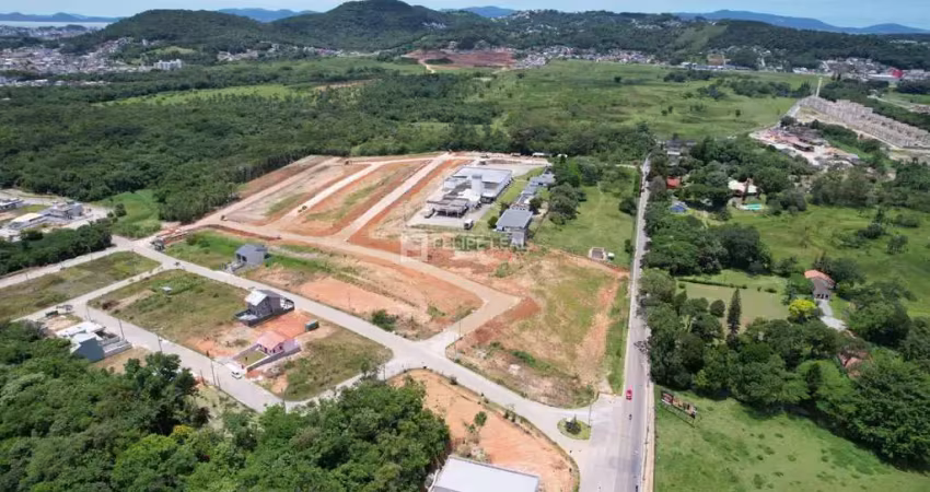 Terreno à venda na Rua Antônio Jovita Duarte, 4252, Forquilhinhas, São José