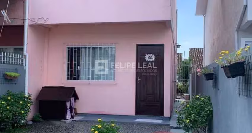 Casa com 2 quartos à venda na Rua Armando Martins Schnorrenberger, 494, Ceniro Martins, São José