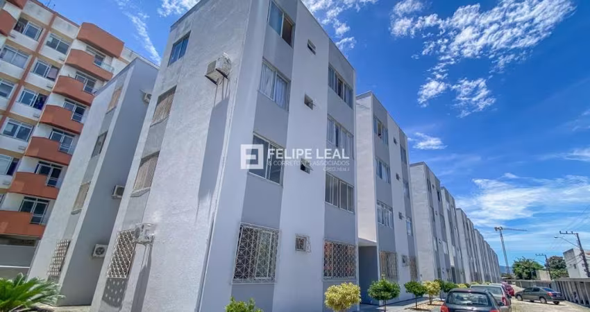 Apartamento em Praia Comprida - São José, SC