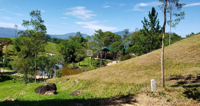 Terreno em Condominio em Varginha  -  Santo Amaro da Imperatriz