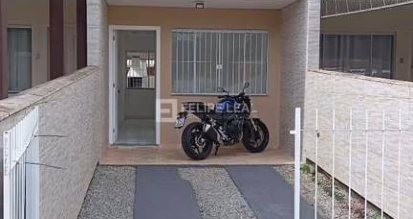 Sobrado de 02 dormitórios  em São Sebastião na Palhoça