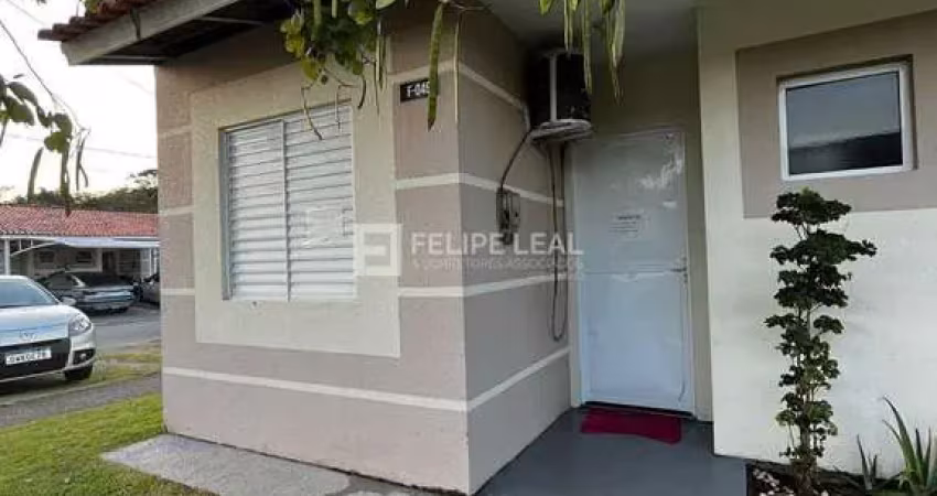 Casa com 02 dormitórios em condominio em caminho novo  -  palhoça