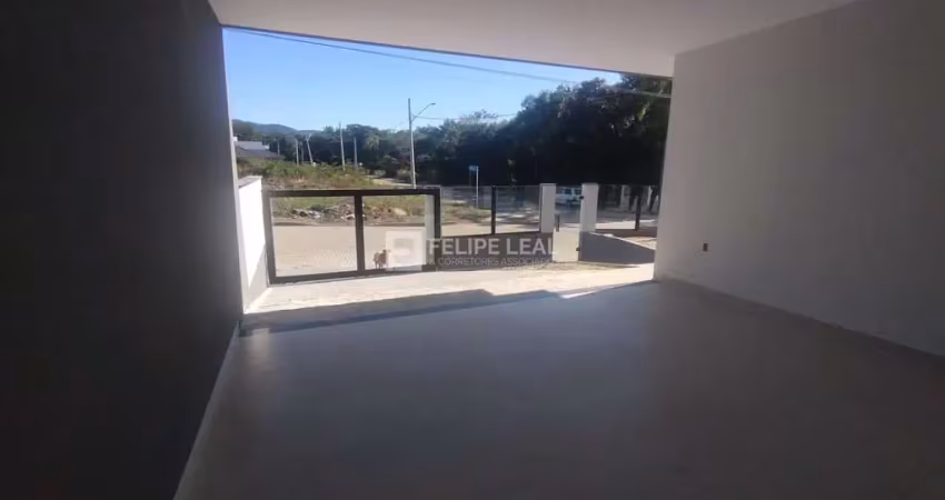 Casa de 03 dormitórios  sendo 1 suite em forquilhas  -  são josé