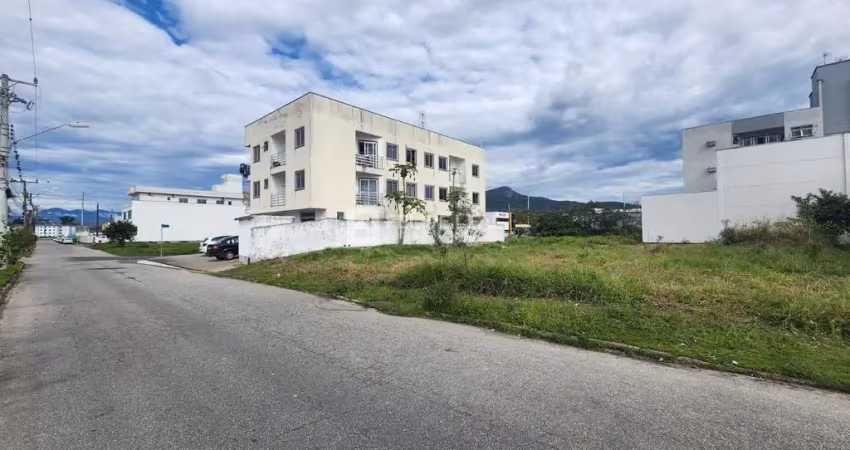 Terreno à venda na Avenida Celso Joaquim da Silva, 168, Sertão do Maruim, São José