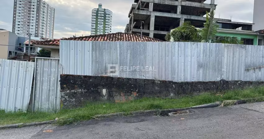 Terreno à venda na Rua Eugênio Portela, 810, Barreiros, São José