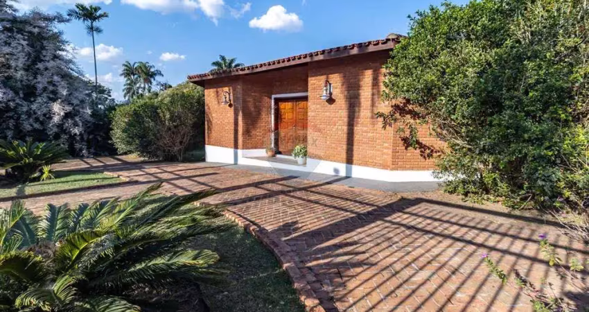 RE/MAX Vende Casa Térrea no Parque Xangrilá, 1.204 m2 de Área Total, Piscina, R$1.850.000,00