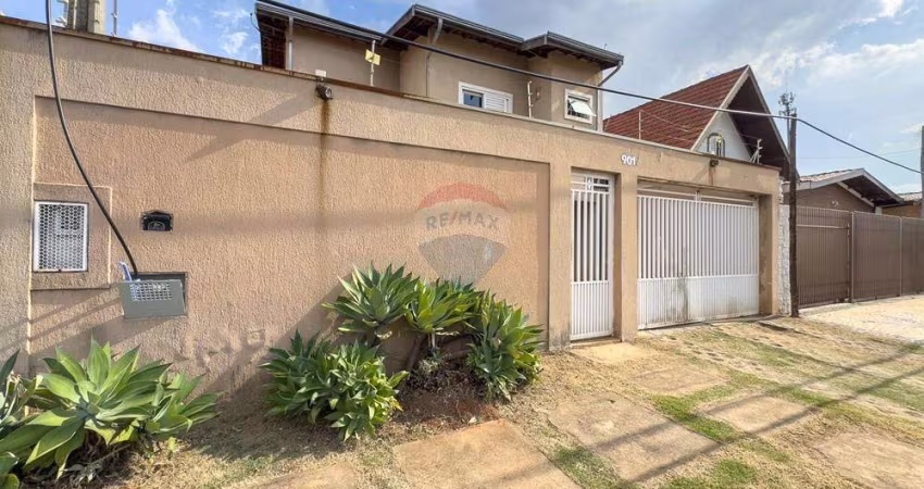 RE/MAX Vende Casa 138m², R$795.000 3 Dormitórios, 1 Suíte e closet, 3 Salas, 4 Vagas e Área Gourmet - Parque Prado Campinas SP