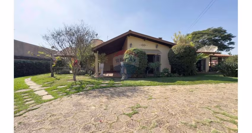 Casa com 3 quartos à venda, 247m2 por R$ 1.380.000,00 em Vinhedo - SP